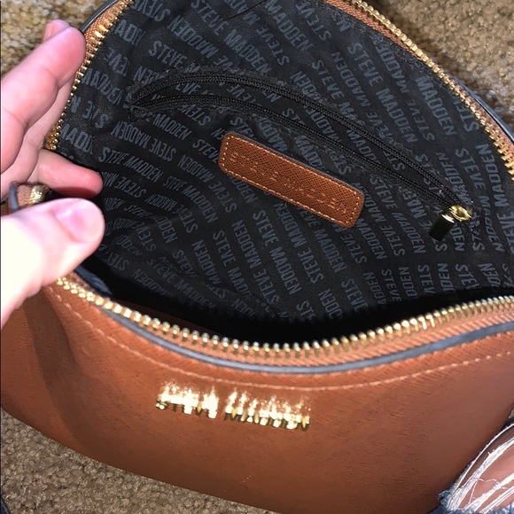 Cross body Steve Madden purse - Picture 2 of 2